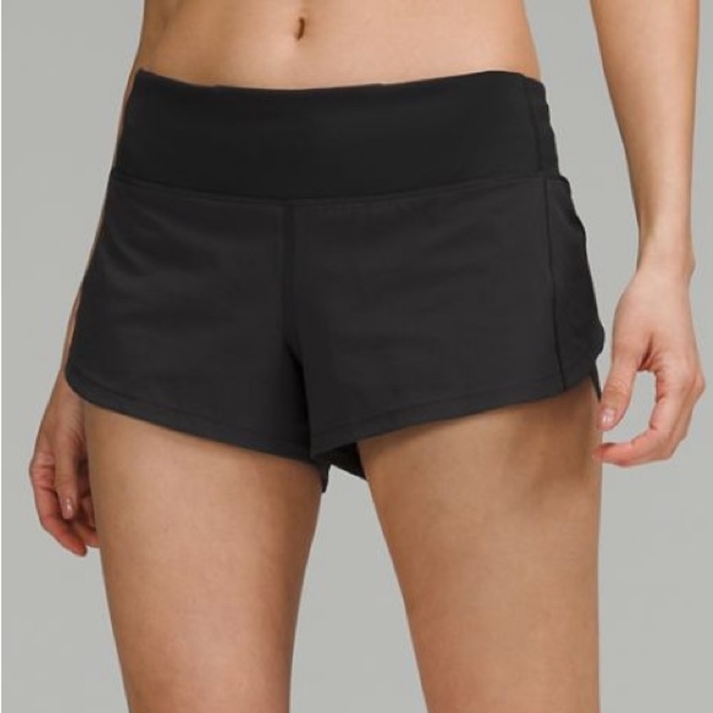Speed Up Low-Rise Lined Shorts 2.5”